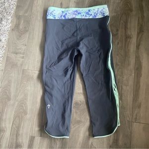 Ivivva by Lululemon Dark Grey Crop Leggings